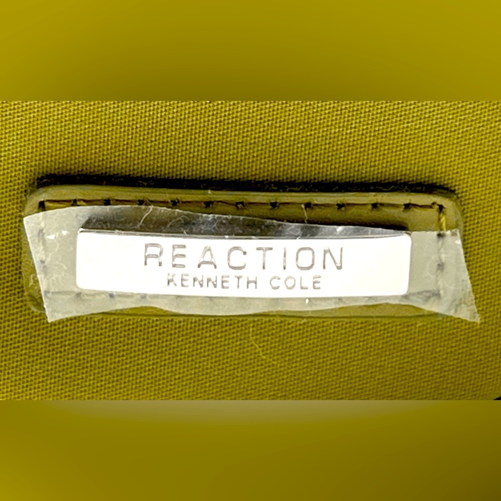 NWT Kenneth Cole Reaction Small Moss Green Barrel Bag - Picture 4 of 10